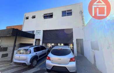 Imagem: O depósito possui 3 Vagas na garagem, 752m² de Área e está