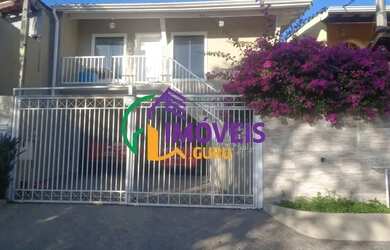 Imagem: A casa possui 3 Dormitórios, 3 Banheiros, 2 Vagas na garagem