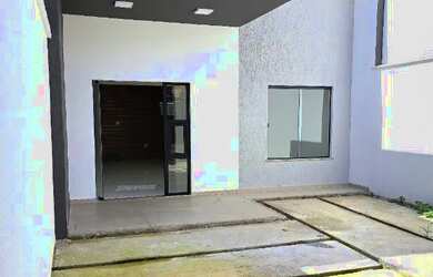 Imagem: A casa possui 3 Dormitórios, 2 Banheiros, 2 Vagas na garagem