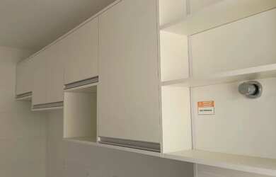 Imagem: O apartamento possui 2 Dormitórios, 1 Banheiro, 1 Vaga na garagem