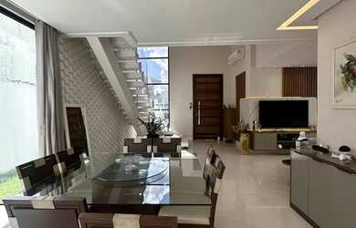 Imagem: A casa em condomínio à venda possui 3 Dormitórios, 4 Banheiros