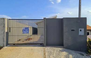 Imagem: A casa possui 2 Dormitórios, 1 Banheiro, 1 Vaga na garagem