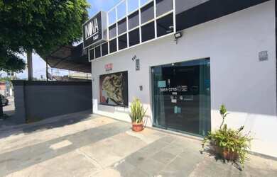 Imagem: O depósito possui 4 Vagas na garagem, 190m² de Área e está