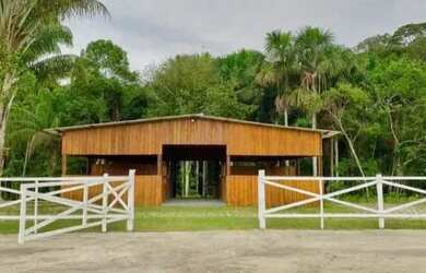 Imagem: A fazenda possui 1.000m² de Área e está localizado em Centro