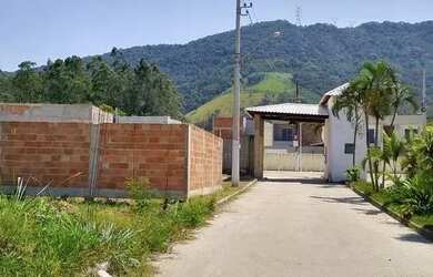 Imagem: O terreno possui 120m² de Área e está localizado em Campo