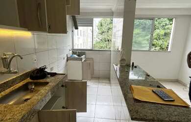 Imagem: O apartamento possui 2 Dormitórios, 1 Banheiro e 1 Vaga na