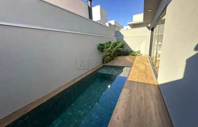 Imagem: A casa em condomínio possui 3 Dormitórios, 4 Banheiros, 1