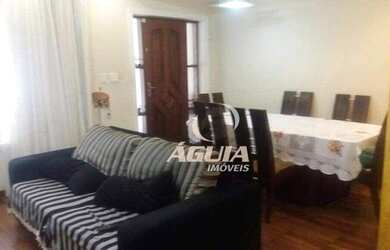 Imagem: A casa possui 2 Dormitórios, 3 Banheiros, 1 Vaga na garagem