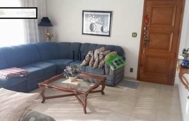 Imagem: A casa possui 4 Dormitórios, 4 Banheiros, 5 Vagas na garagem