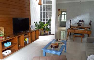 Imagem: A casa em condomínio possui 3 Dormitórios, 2 Banheiros, 1