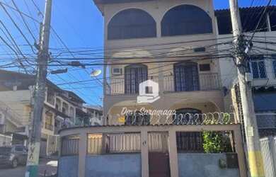 Imagem: A casa possui 3 Dormitórios, 3 Banheiros, 3 Vagas na garagem