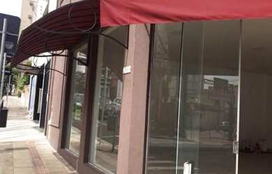 Imagem: O depósito possui 5 Vagas na garagem, 178m² de Área e está