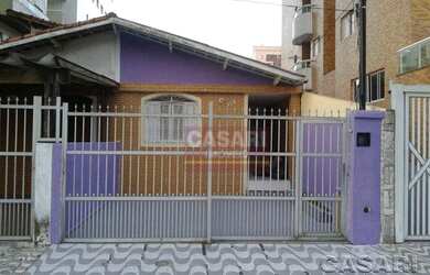 Imagem: A casa possui 2 Dormitórios, 1 Banheiro, 2 Vagas na garagem