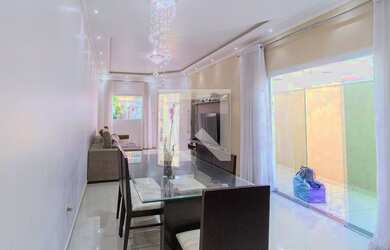 Imagem: A casa possui 3 Dormitórios, 3 Banheiros, 3 Vagas na garagem