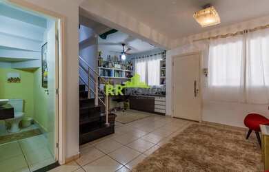 Imagem: A casa em condomínio possui 3 Dormitórios, 2 Banheiros, 3