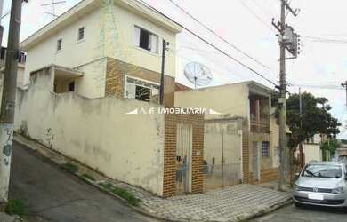 Imagem: A casa possui 3 Dormitórios, 3 Banheiros, 3 Vagas na garagem