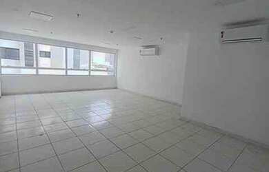 Imagem: O depósito possui 1 Vaga na garagem, 50m² de Área e está