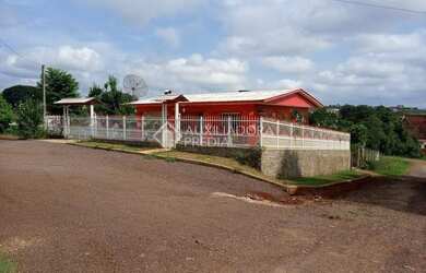 Imagem: A casa possui 2 Dormitórios, 1 Banheiro, 96m² de Área e