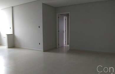 Imagem: O apartamento possui 2 Dormitórios, 1 Banheiro, 2 Vagas na