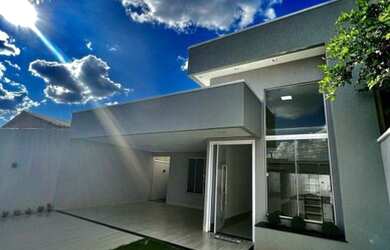 Imagem: A casa possui 3 Dormitórios, 4 Banheiros, 4 Vagas na garagem