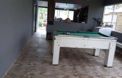 Imagem: A casa possui 2 Dormitórios, 2 Banheiros, 2 Vagas na garagem