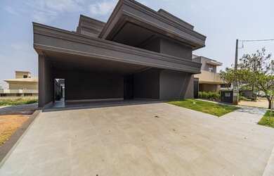 Imagem: A casa em condomínio possui 4 Dormitórios, 5 Banheiros, 4