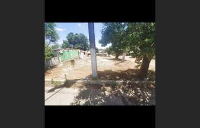 Imagem: O terreno possui 300m² de Área e está localizado em Santa