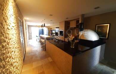 Imagem: A casa em condomínio à venda possui 3 Dormitórios, 4 Banheiros