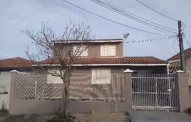 Imagem: A casa possui 3 Dormitórios, 3 Banheiros, 115m² de Área e