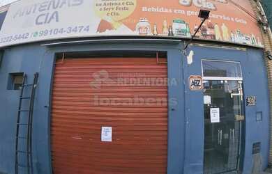 Imagem: O depósito para alugar possui e está localizado em Centro