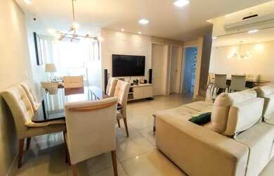 Imagem: O apartamento possui 4 Dormitórios, 3 Banheiros, 2 Vagas na