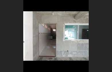 Imagem: A casa possui 1 Dormitório, 1 Banheiro, 1 Vaga na garagem