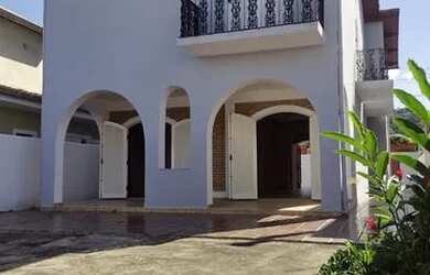 Imagem: A casa possui 3 Dormitórios, 3 Banheiros, 3 Vagas na garagem