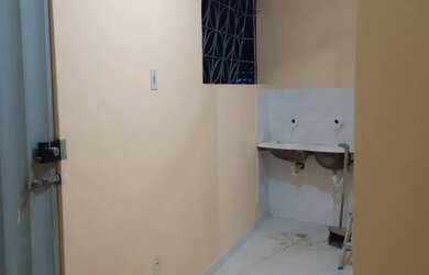 Imagem: A casa possui 1 Dormitório, 1 Banheiro e está localizado