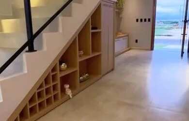 Imagem: A casa possui 3 Dormitórios, 3 Banheiros, 2 Vagas na garagem