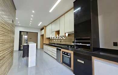 Imagem: A casa em condomínio possui 3 Dormitórios, 5 Banheiros, 4