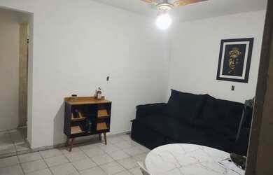 Imagem: A casa possui 2 Dormitórios, 1 Banheiro e está localizado