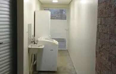 Imagem: A casa em condomínio possui 2 Dormitórios, 2 Vagas na garagem