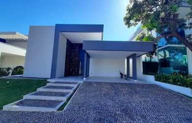 Imagem: A casa em condomínio possui 4 Dormitórios, 4 Banheiros, 4