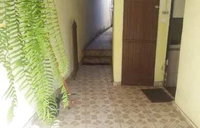 Imagem: A casa possui 2 Dormitórios, 1 Banheiro e 1 Vaga na garagem