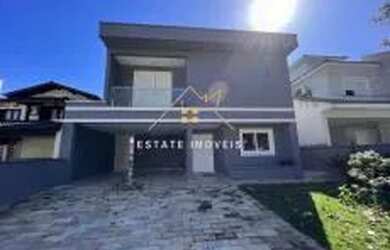 Imagem: A casa em condomínio possui 3 Dormitórios, 1 Banheiro, 4 Vagas