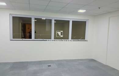 Imagem: O depósito possui 1 Vaga na garagem, 35m² de Área e está