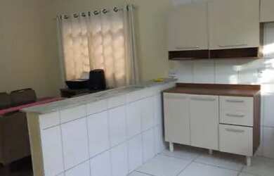 Imagem: A casa possui 3 Dormitórios, 2 Banheiros, 2 Vagas na garagem