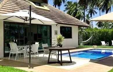 Imagem: A casa possui 3 Dormitórios, 2 Banheiros, 3 Vagas na garagem