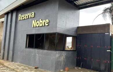 Imagem: O terreno possui 800m² de Área e está localizado em Setor