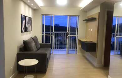 Imagem: O apartamento possui 2 Dormitórios, 1 Banheiro, 1 Vaga na garagem