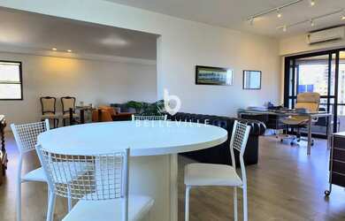 Imagem: O apartamento possui 3 Dormitórios, 5 Banheiros, 2 Vagas na