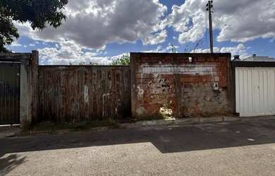 Imagem: O terreno possui 160m² de Área e está localizado em Santa