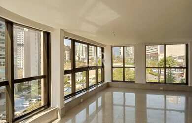 Imagem: O apartamento possui 4 Dormitórios, 5 Banheiros, 5 Vagas na