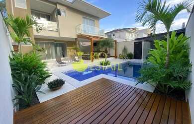 Imagem: A casa possui 3 Dormitórios, 5 Banheiros e 275m² de Área